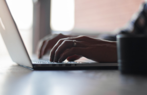 How to avoid online distractions and focus on work?