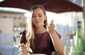 Mindful Eating: Techniques for Developing a Healthy Relationship with Food Mindful Eating